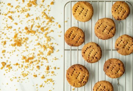 Jaggery - brown cookies on white tray