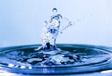 Water Drop - water splash in close up photography