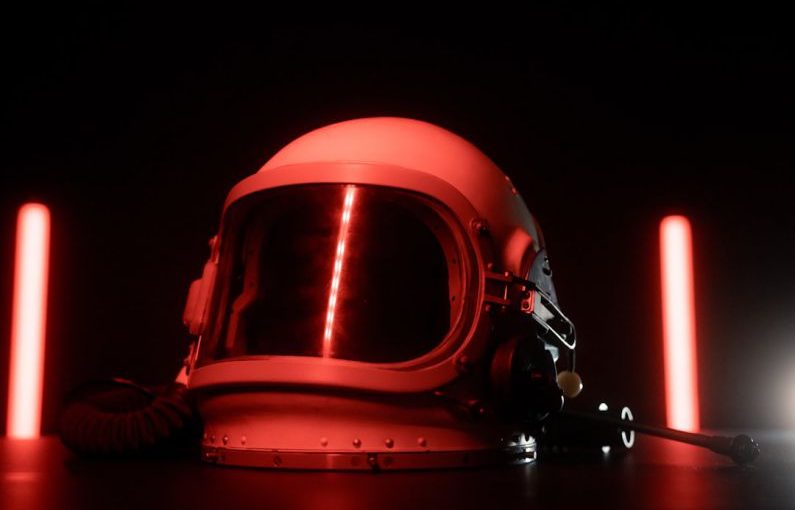 Space Helmet - white helmet